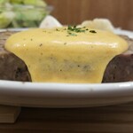 キッチン ブルー グローブ - とろーり、黒胡椒と４種のチーズソース