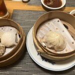 スイクウ カントニーズ キュイジーヌ 1977 - 小籠包も少し大きめのがドーン、と