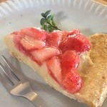 スローカフェマハロ - いちごパイ