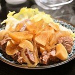 もつ焼 まるい - 2014.3 ほほ肉ガーリック煮（480円）2人前