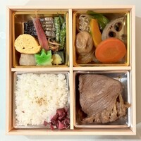 三嶋亭 本店 - 三嶋亭の特製弁当
