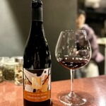 中華寝台 - カリニャン、グルナッシュ、シラーにムールヴェードルという、典型的なローヌワイン。
      クミンのソースに刺激があるので、シラーの要素はしっくり来ます。これまた素晴らしい。