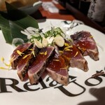 千年の宴 - 鰹のタタキ（ポン酢ジュレ）