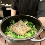 居酒屋 うちやま - 土鍋飯 真鯛と三つ葉の炊き込み