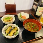 Za Meshiya - 納豆、なめこ汁、銀鮭刺身、泉州水なす、瓶ビール