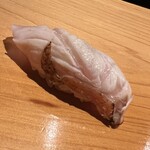 こま田 - 三重産の赤ムツ。皮目を炙ります