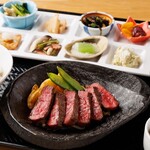 最受欢迎！日本黑毛牛红肉牛排小菜盘
