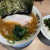 ラーメン 野良裏家