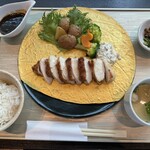 Nagoya Ko-Chin Teppan Sakaba Torishige - チキンブリアンのフィレステーキ　Aセット