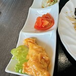 中華料理 楽園 - 前菜３品　鶏マヨ、トマト、生春巻