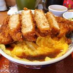 とんかつは飲み物。 - たまごソースかつ丼（大盛）990円（惣菜３種類まで無料、ご飯大盛無料）