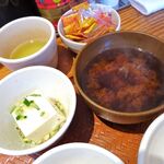 とんかつは飲み物。 - たまごソースかつ丼（大盛）990円（惣菜３種類まで無料、ご飯大盛無料）