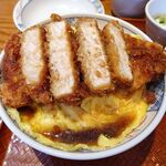 とんかつは飲み物。 - たまごソースかつ丼（大盛）990円（惣菜３種類まで無料、ご飯大盛無料）