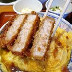 とんかつは飲み物。 - たまごソースかつ丼（大盛）990円（惣菜３種類まで無料、ご飯大盛無料）