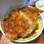とんかつは飲み物。 - たまごソースかつ丼（大盛）990円（惣菜３種類まで無料、ご飯大盛無料）