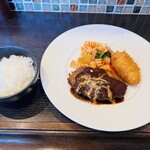 オオタガワ ケイ ダイニング - ハンバーグ、カニクリームコロッケ、ライス