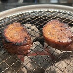 餃子・とんちゃん専門店 塚ちゃん餃子 - 炙りチャーシュー　¥600