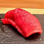 247308126 - 中トロ