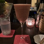 バー アップトゥーユー - R6.6  フルーツトマトとカシスとウオッカのカクテル