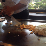 鉄板焼ステーキ 一ッ葉ミヤチク - H26.3  チャーハン作りも見ていて楽しい^ ^