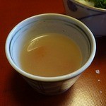 ろあん松田 - そば湯単体に梅を入れてさっぱり頂く