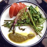 季節料理 みかみ - セリ等山菜の素揚げのフキノトウソース