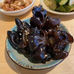 鳥 から揚げ うえ山 - きくらげの香菜あえ