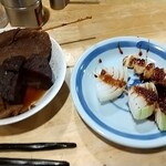 かぶら屋 - 黒おでん「大根・ハンペン・牛モツ」野菜焼き「玉ねぎ・にんにく」