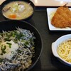 Kinshichou Komachi Shokudou - 『しらす丼』と『豚汁』と『ﾊｰﾌﾊﾝﾊﾞｰｸﾞ』と『ｱｼﾞﾌﾗｲ』