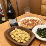 サイゼリヤ - おつまみたちとワイン