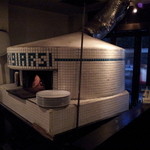 アランジャルシ - イタリアから取り寄せたいうピザ釜