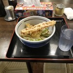 おにやんま 新橋店 - 冷とり天ちくわ天ぶっかけ（税込590円）