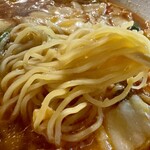 彩華ラーメン - 加水高めの縮れプリツル麺