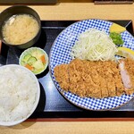 Tonkatsu Kurogane - カタロースかつ定食