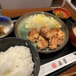 ニユートーキヨー 庄屋 - 今回のオーダーは鶏の唐揚げ定食