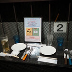 TOKIO フレンチ ルナティック - 椅子とテーブルの高さが合っていないテラス席