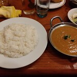 ルンビニ - ネパールダルカレー、ライス
