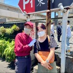 とり天発祥の店 レストラン東洋軒 - 大人気の中村さんとの一枚