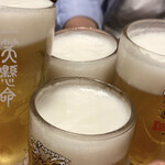 Honkaku Sumibiyaki Tori & Hakata Motsunabe Kushitatsu - サッポロ黒ラベル樽生ビール（490円＋税）
                        かんぱい！