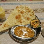 アジアンレストラン＆バー INDIGO - 料理写真:Aセット チキンカレー 激辛×2・マンゴーラッシー