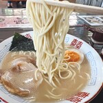 屋台村　あっちゃん亭 - 麺リフト