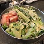 焼肉はるくん - はるくん。サラダ