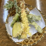とみざわ - 天ぷら盛合せ(5品　1,060円税込)