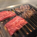 焼肉はるくん - はるくんカルビとハラミ焼きます