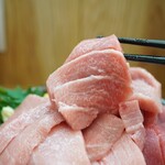 天然本マグロ専門店 司 - 肉厚で多幸感が押し寄せる大トロ