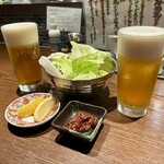 Sumibi Kushi Yaki Semmon Ten Toriten - 生ビール&お通しキャベツ