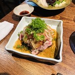 琉 肉、酒、ときどき魚。 - 【地鶏タタキ】