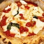 Trattoria e Pizzeria De salita 赤坂 - 