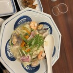 링가 핫토 후지그란 마츠야마점 - 해산물 짬뽕