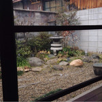 Kissa Shirara - のんびり庭を眺めていると落ち着きます